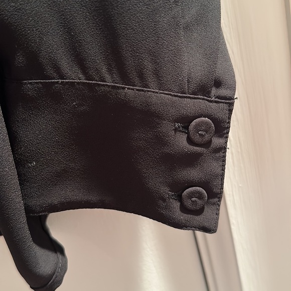 BCBG blouse with sequin shoulders. Sz. L. - Picture 3 of 6